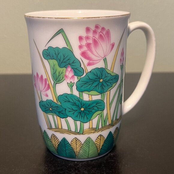 TAKAHASHI Japanese Porcelain Teacup with Lotus Blossom & Water Lily Pads - Picture 2 of 10